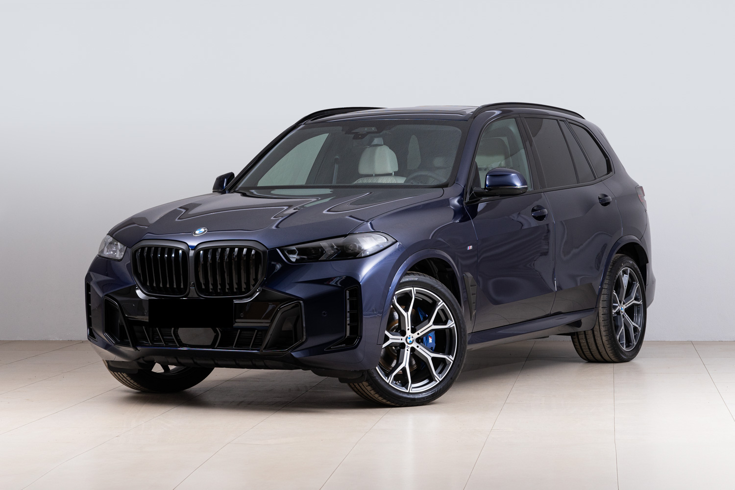 BMW X5 40d xDrive Mpaket | facelift | české předváděcí auto | skladem | nafta 340 koní | modrá s bílou kůží | luxusně sportovní SUV | super sleva | nákup online | AUTOiBUY.com